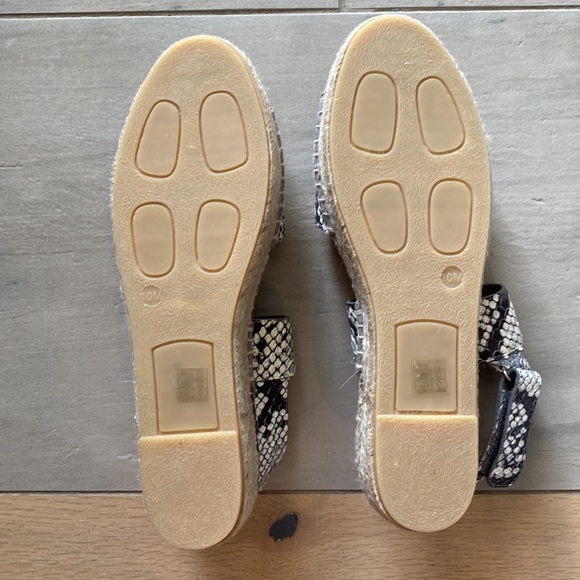 Vince platform python print 10m ladies sandals - brand new in box - Picture 3 of 5